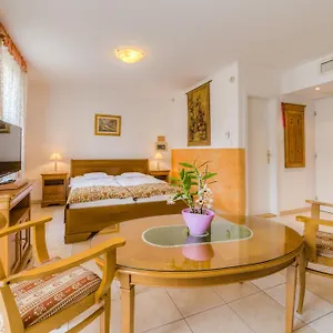 Kata Panzio B&B